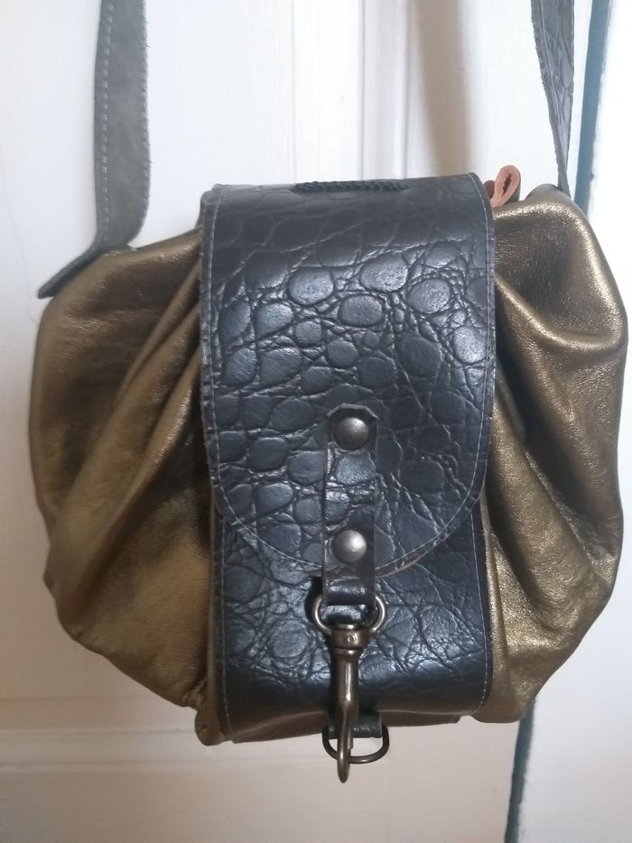 Sac bandoulière boule cuir doré et marron créateur - photo numéro 4