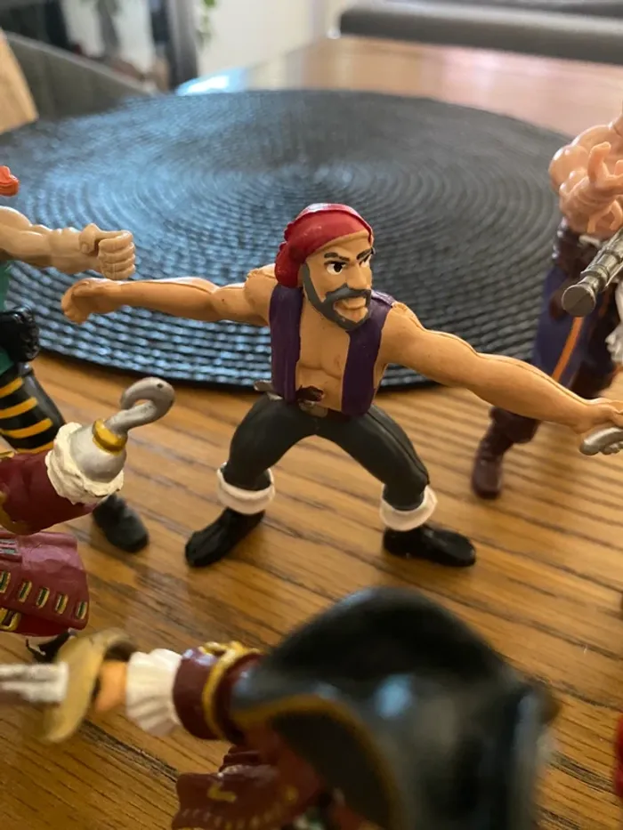 Lot de 7 figurines pirates - photo numéro 3