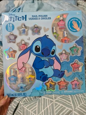 Set de beauté des ongles avec ces vernis a ongles stitch