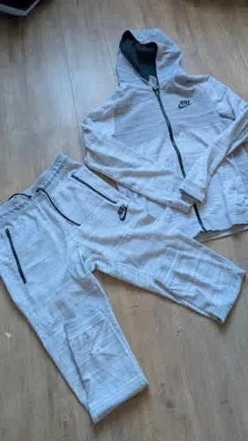 Ensemble sport Nike tech fleece gris fonce et Clair Taille S