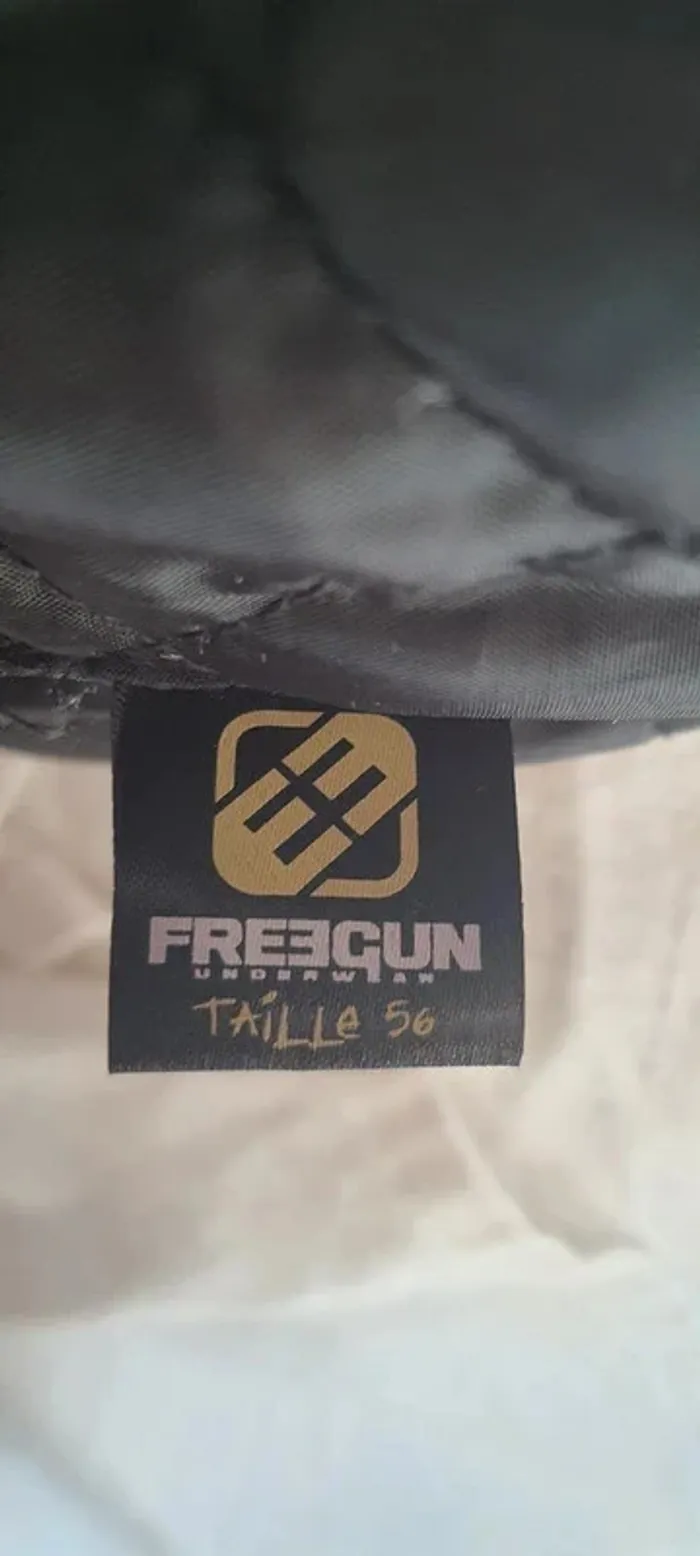 Belle chapka "Freegun" Taille 56 - photo numéro 7