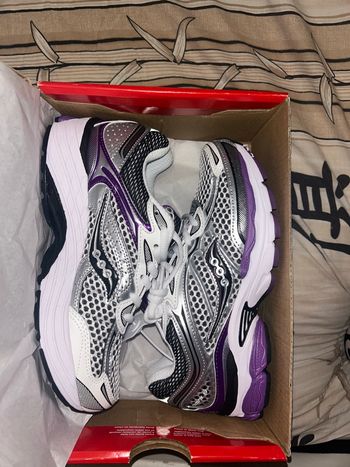 Saucony violette
