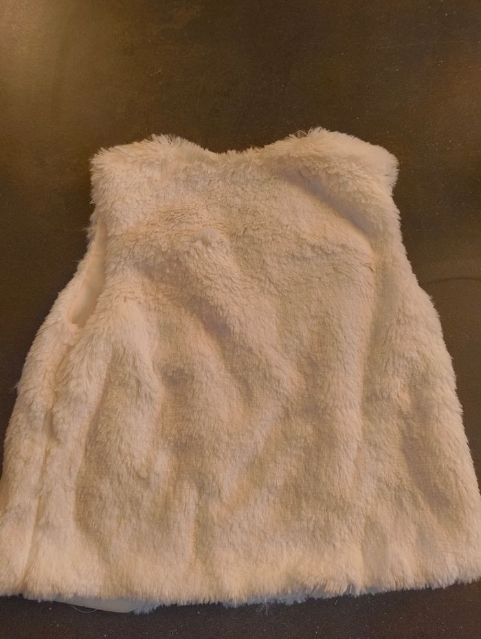 Veste fausse fourrure sans manches - photo numéro 7