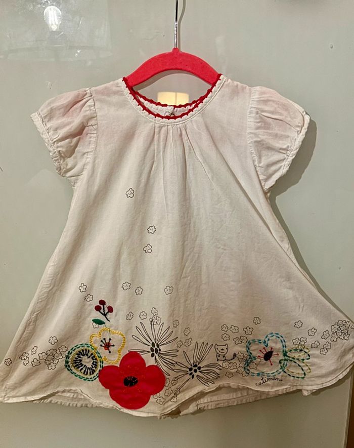 Robe blanche fleurie