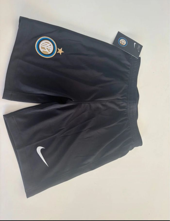 short officiel de l’Inter Milan pour enfant, taille M modèle Nike de la saison 2024-2025. - photo numéro 9