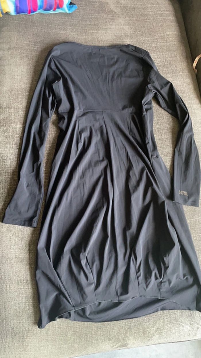 Robe noire - photo numéro 6