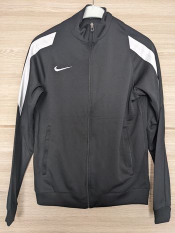 Veste nike, taille M, comme neuve