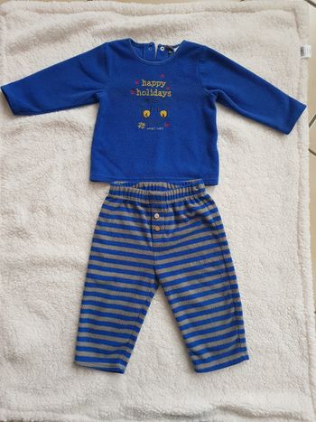 Pyjama chaud. 18 mois
