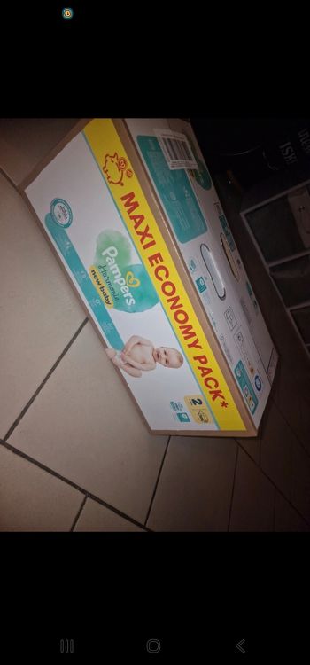 Couches pampers taille 2