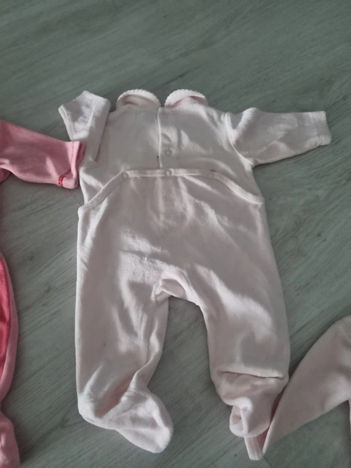 Lot 3 pyjamas 1 mois - photo numéro 7