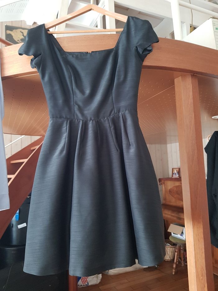 Robe pour fêtes. - photo numéro 2