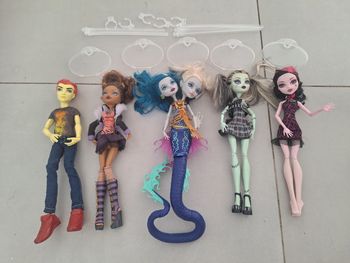 Lot poupées monster high