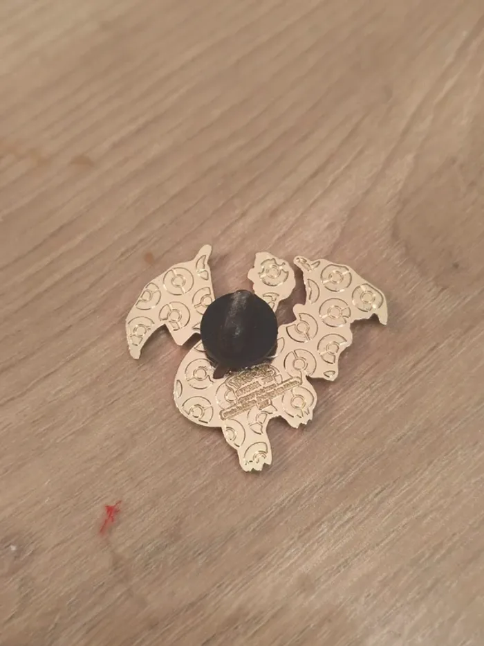 Pin's broche pokémon Dracaufeu - photo numéro 2