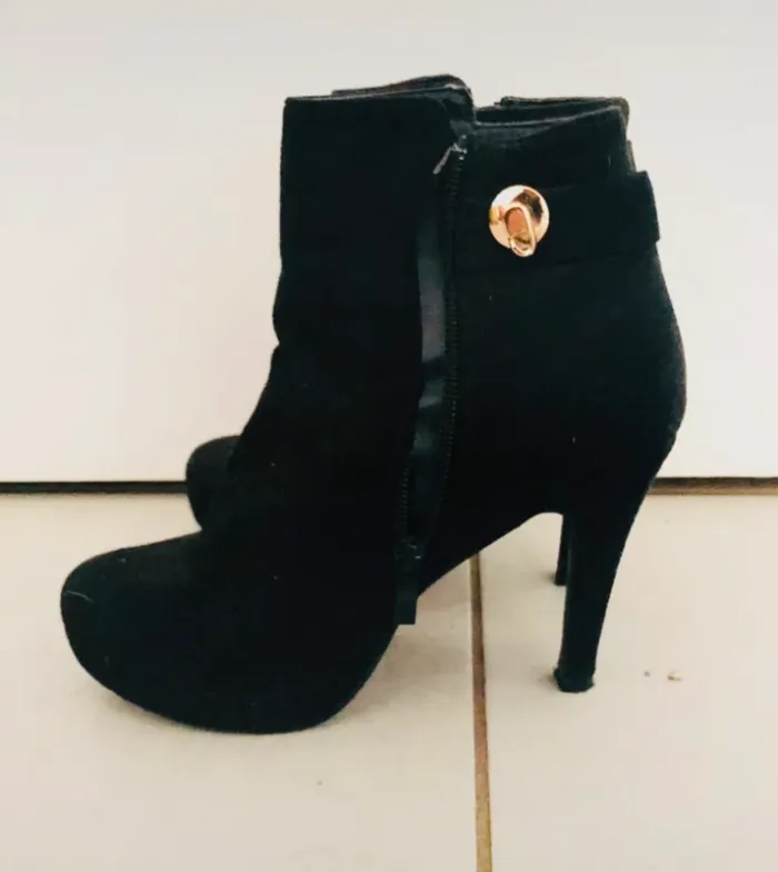 Bottine noir à talon