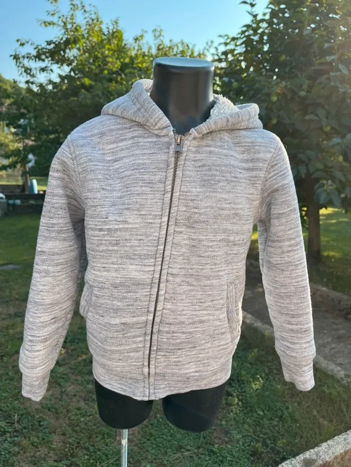 Gilet zippé gris chiné Kiabi taille 6 ans