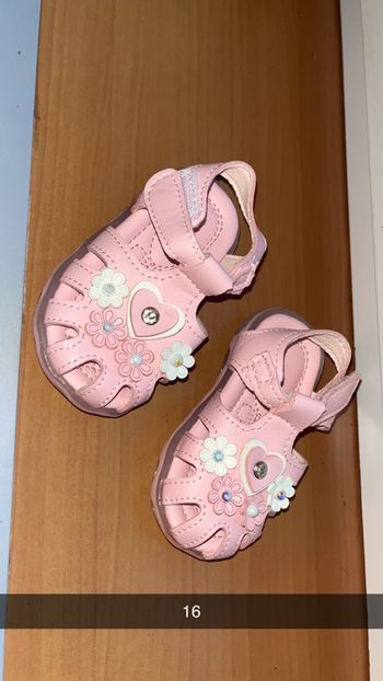 Nue pied bébé fille