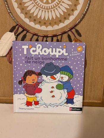 Tchoupi fait un bonhomme de neige 