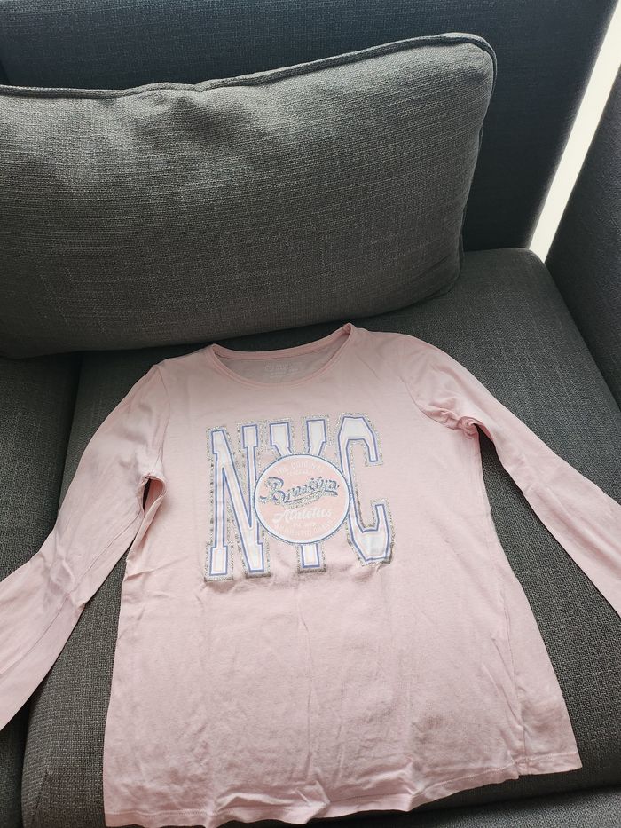 Tee shirt fille taille 13/14 ans