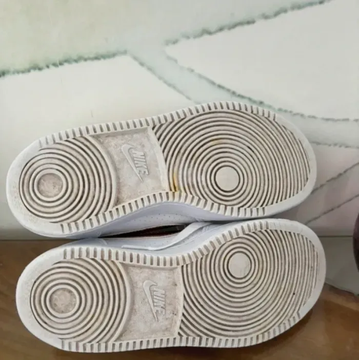 Baskets nike femme court borought low blanc doré - photo numéro 7
