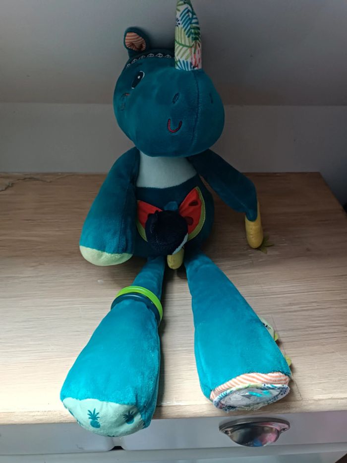 Rhinocéros peluche activité