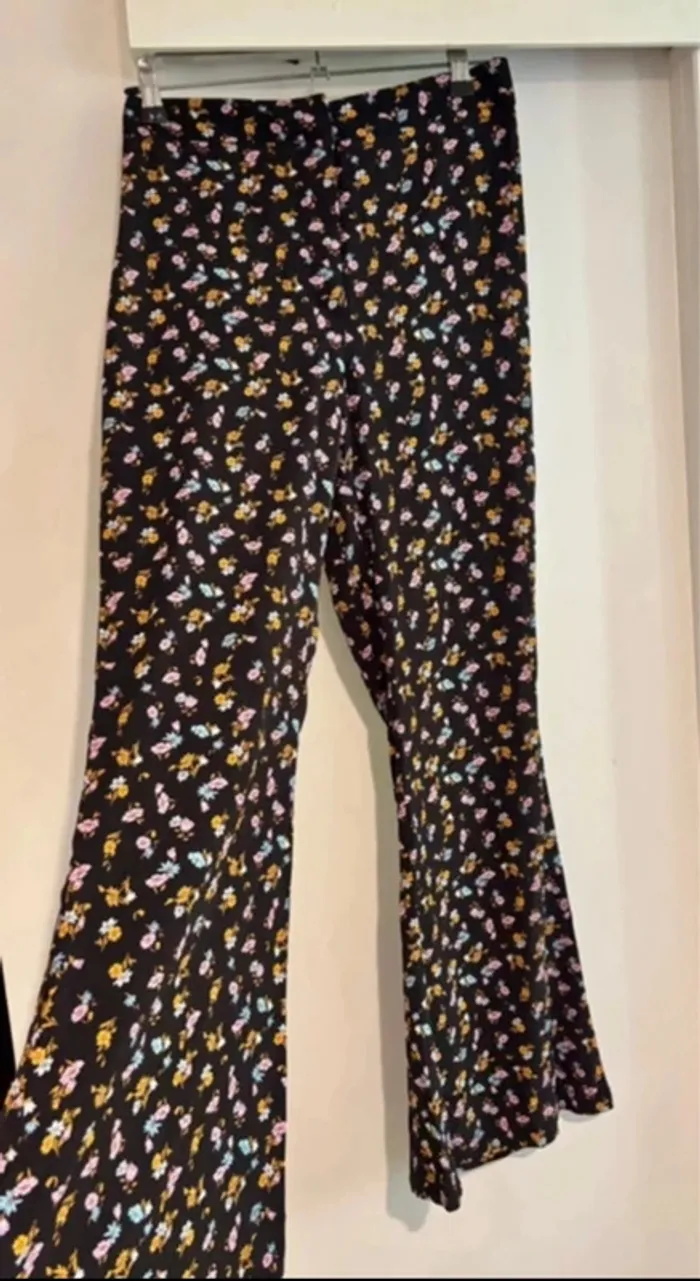 💖 Pantalon évasé fleuri Pimkie T.38