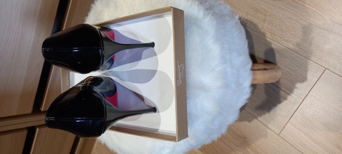 Chaussures à talons Christian Louboutin - photo numéro 2