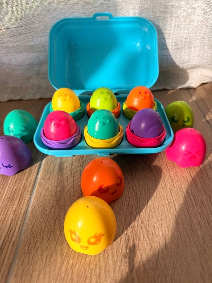 Toomies Piou Piou boîte à œufs à trier bébé Tomy