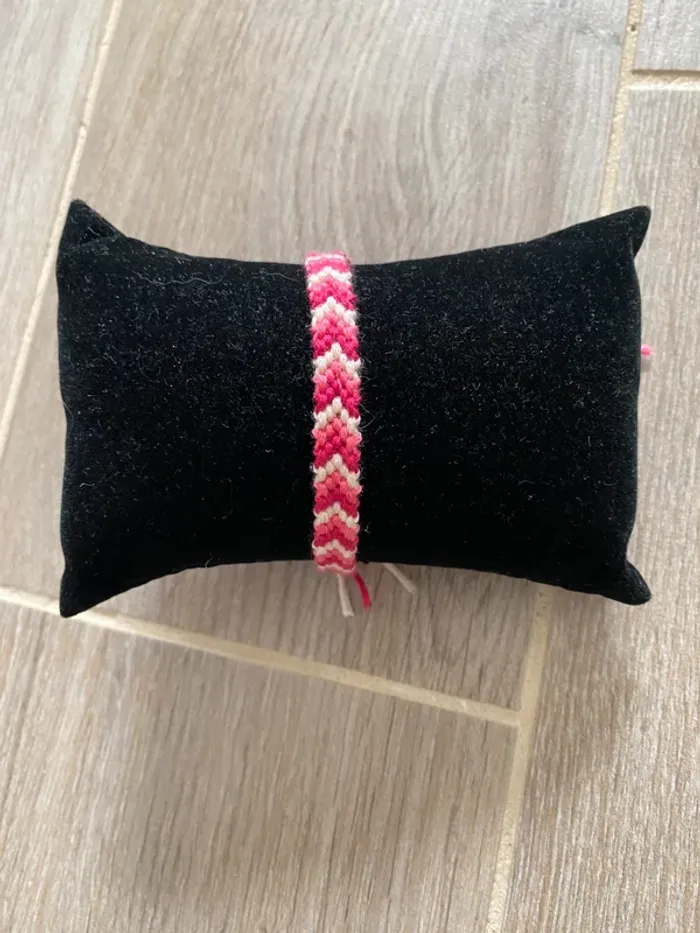 Bracelet d’amitié brésilien ton rose idée cadeau