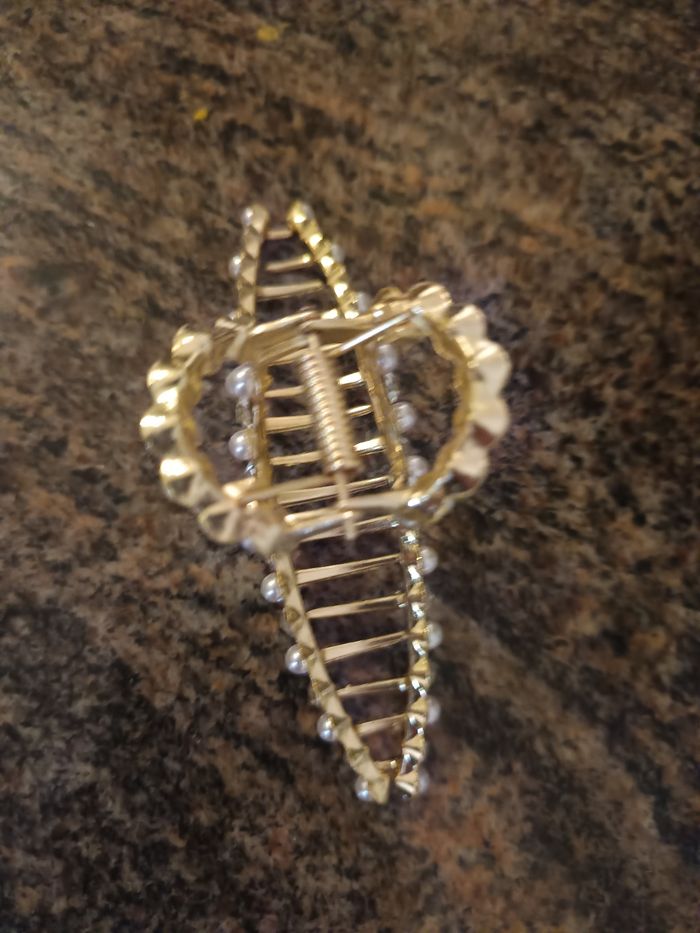 Pince à cheveux neuf - photo numéro 2