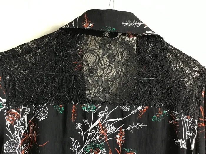 Blouse avec empiècement dentelle marque By Clara - photo numéro 4