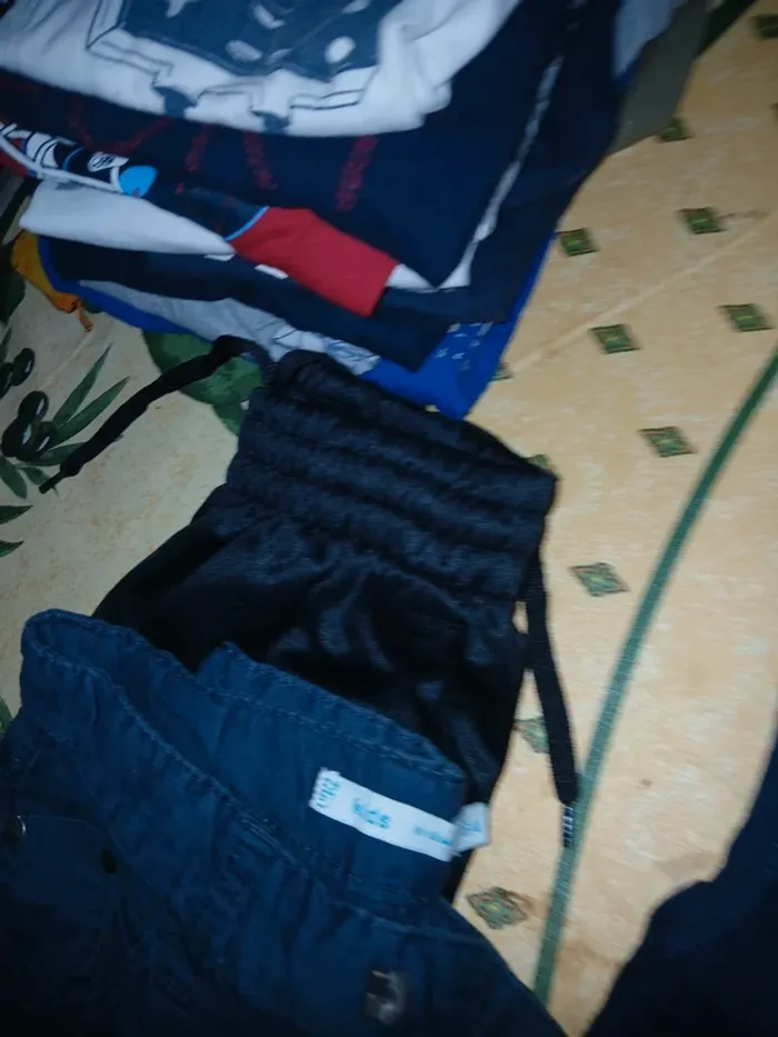 Lot vêtements garçon 6 ans - photo numéro 3