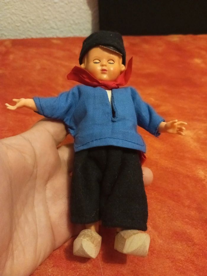 Hollandais , poupée avec sabot, yeux dormeur.. - photo numéro 2