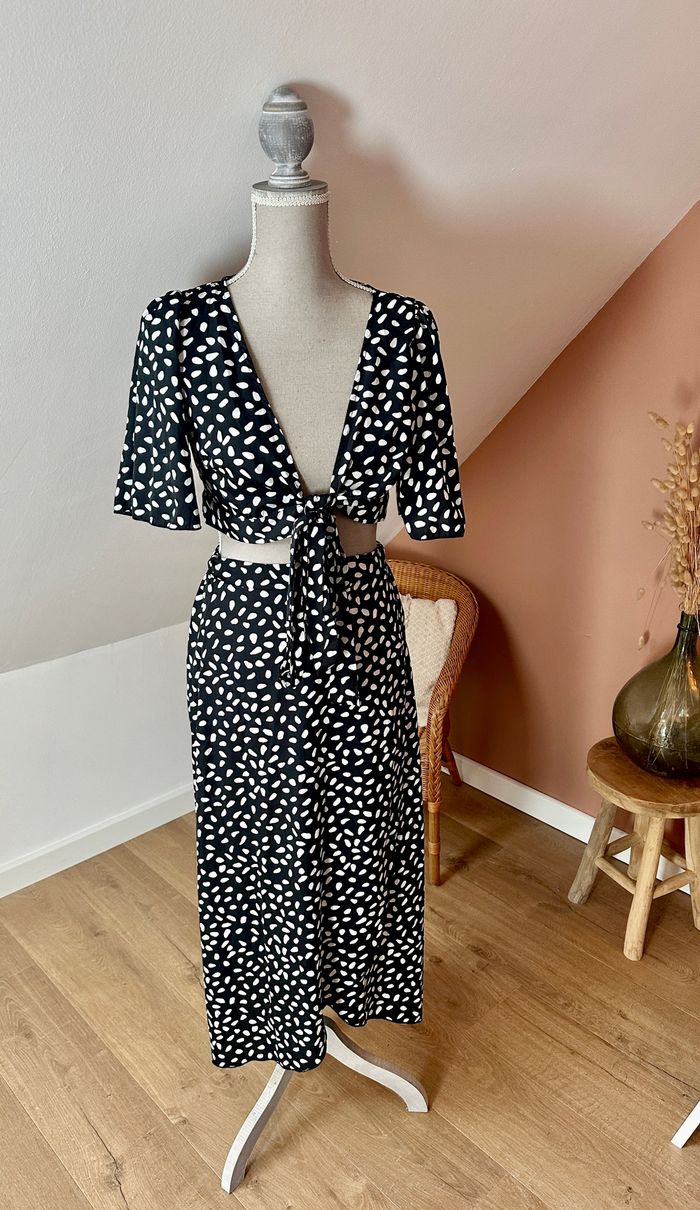 đ€ Ensemble bolĂ©ro & jupe longue Ă pois blanc & noir shein taille S đ€