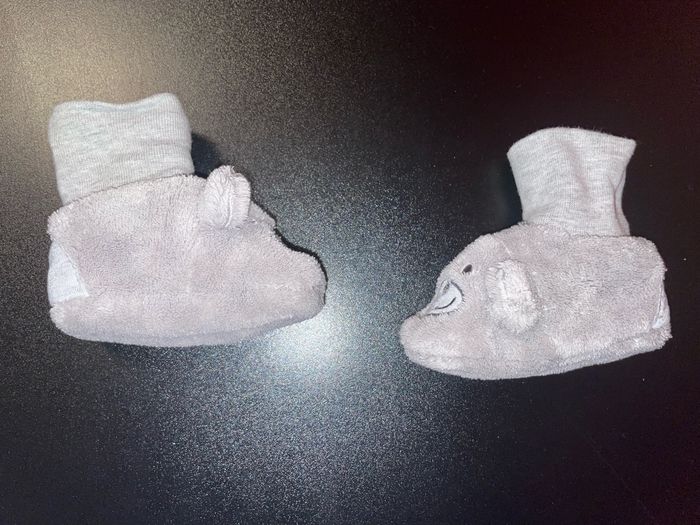 Chaussons bébé gris à tête d’ours taille 0-6 mois - photo numéro 4