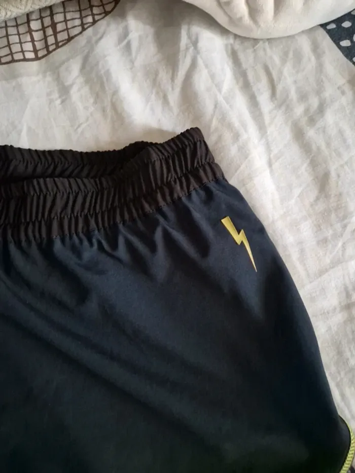 Short sport undiz taille L - photo numéro 2