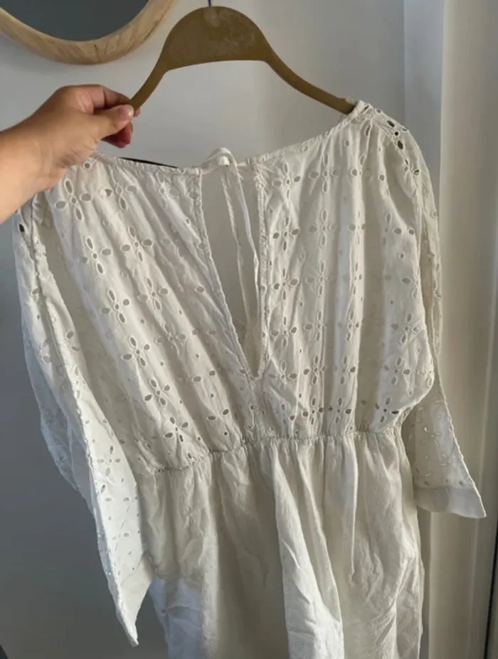Robe Zara blanche brodée - Taille M - photo numéro 3