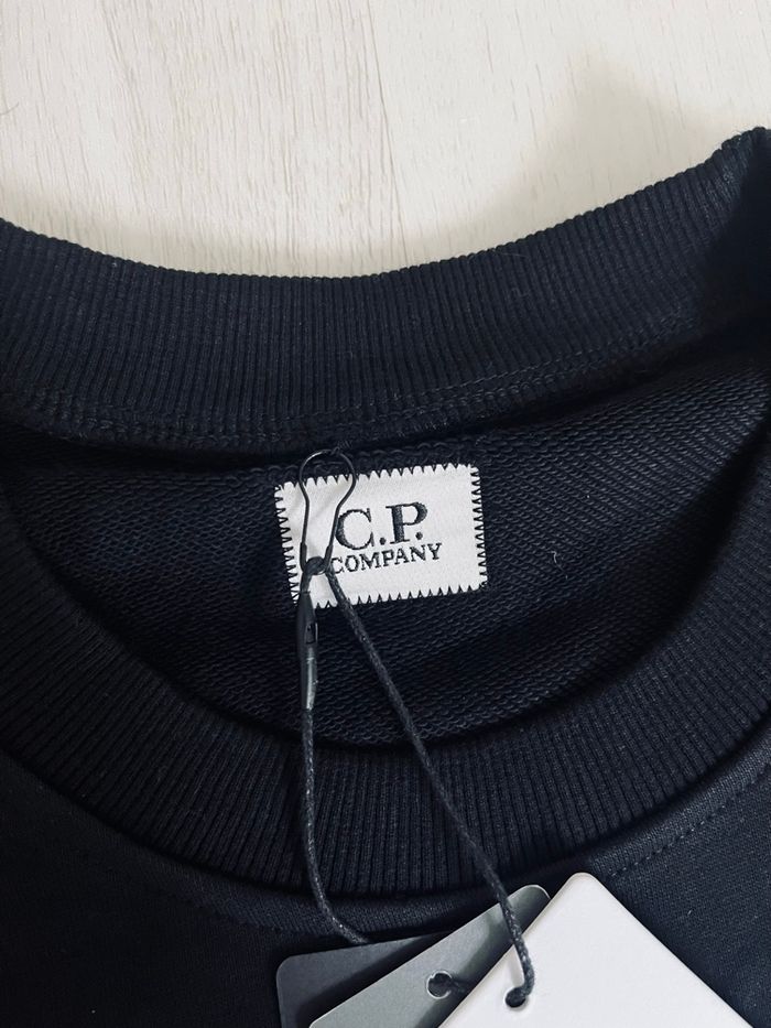 Pull C.P Company Noir - photo numéro 2