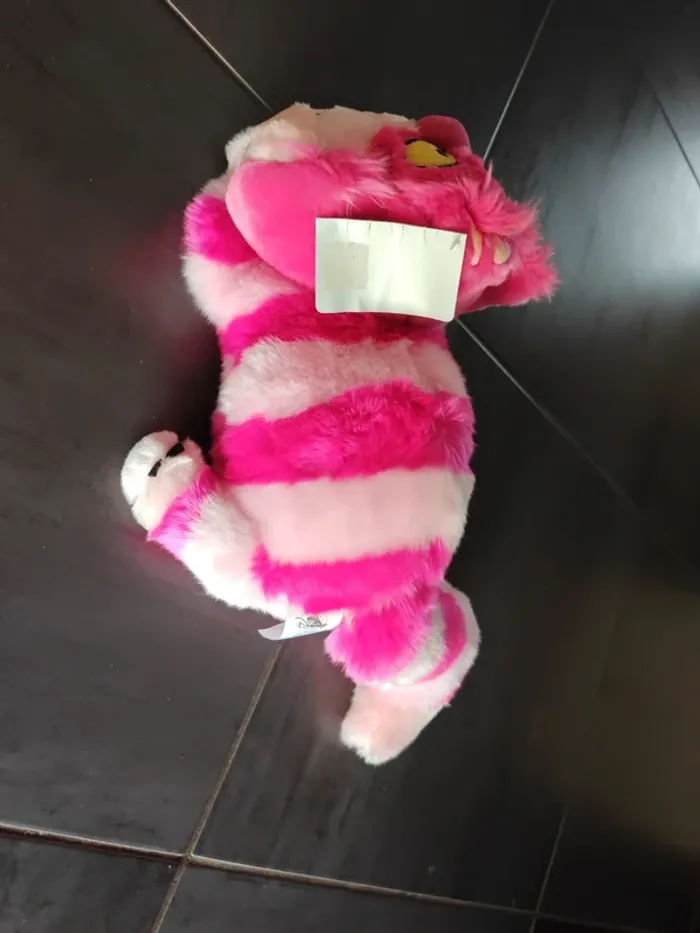 Chat Alice au pays des merveille  - Disney store  - rose - photo numéro 2