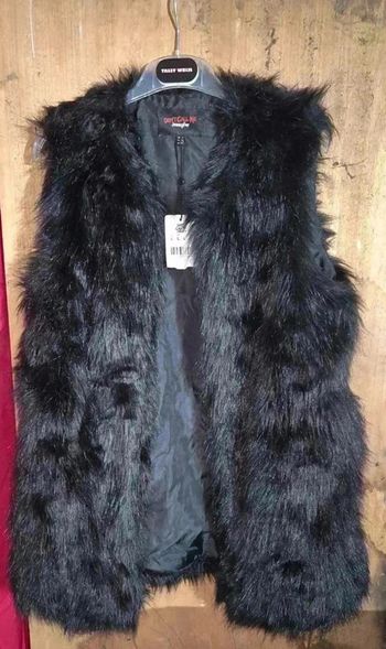 Veste sans manche fourrure synthétique taiile 🌹L 🌹noir