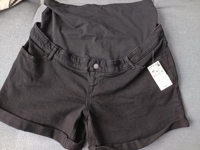 Short grossesse t 42 Kiabi neuf