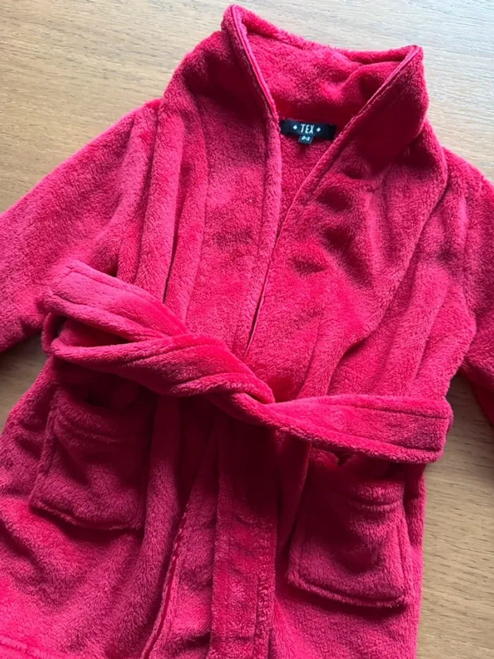 Peignoir rouge - photo numéro 3
