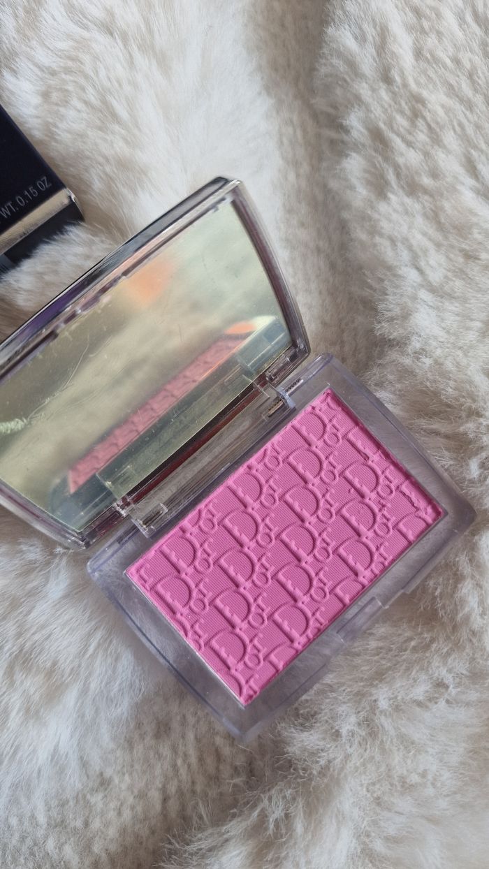 Dior Backstage Rosy Glow - Blush éclat naturel
Fini bonne mine - photo numéro 3