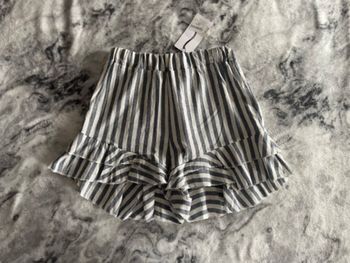 Short rayé neuf avec étiquette