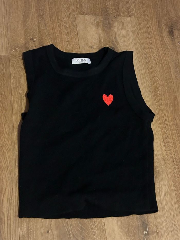 Débardeur noir avec petit cœur rouge Joliko Paris - photo numéro 2