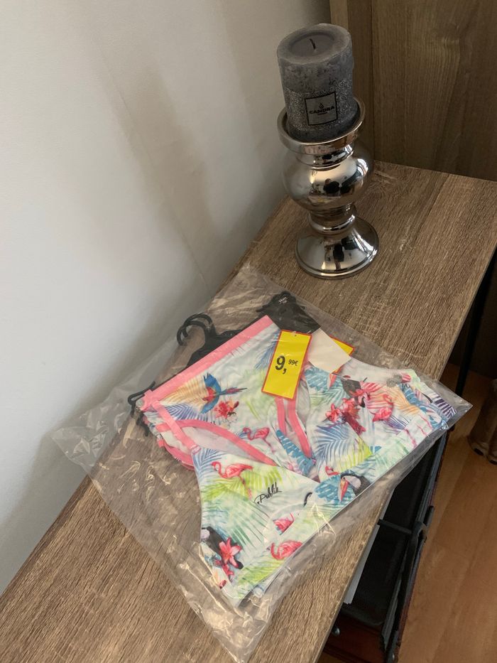 Jolie sous vêtements taille 14 ans ( 75A) - photo numéro 2