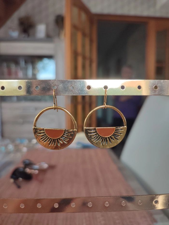 Boucle d'oreille "soleil doré"