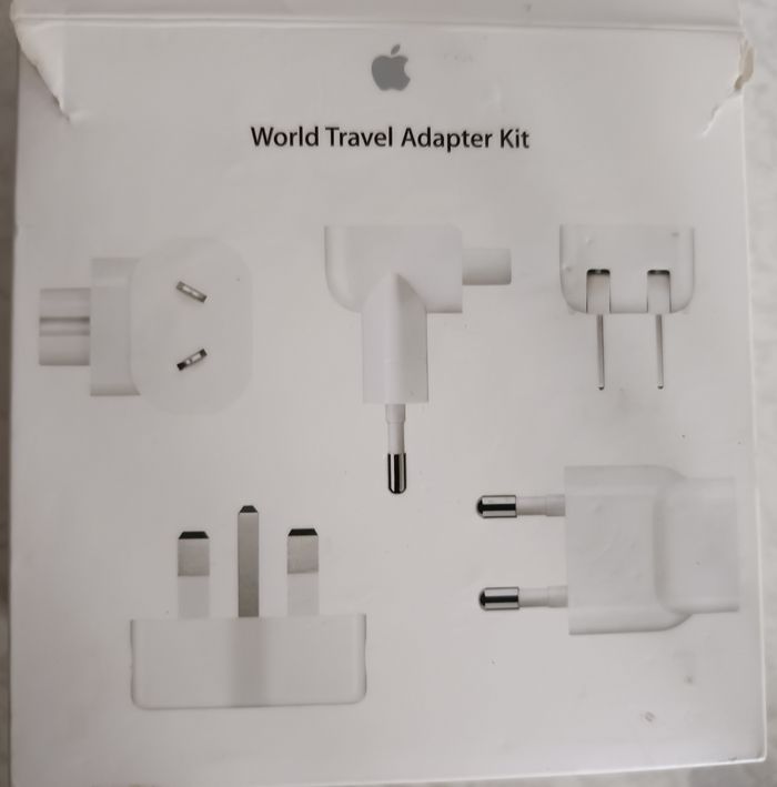 Kit adaptateur de voyage Apple World MD837ZM/A Neuf et Complet