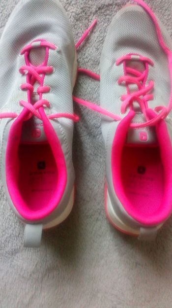 Basket toile rose gris et blanc - P : 39