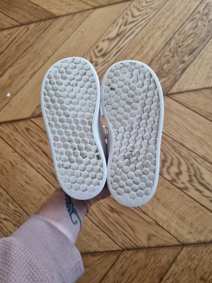 Baskets Adidas taille 25 - photo numéro 5