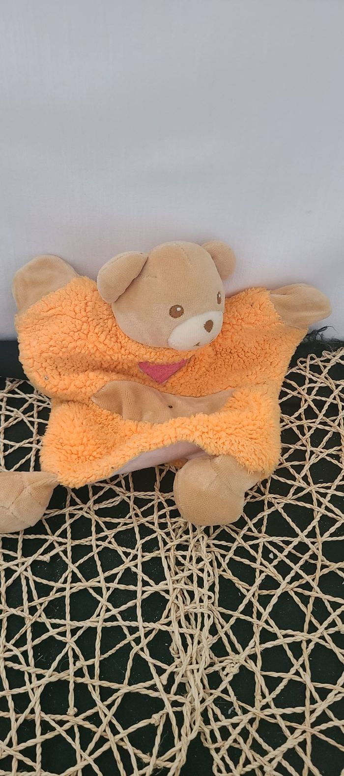 Doudou plat marionnette orange ours coeur Takinou - photo numéro 2